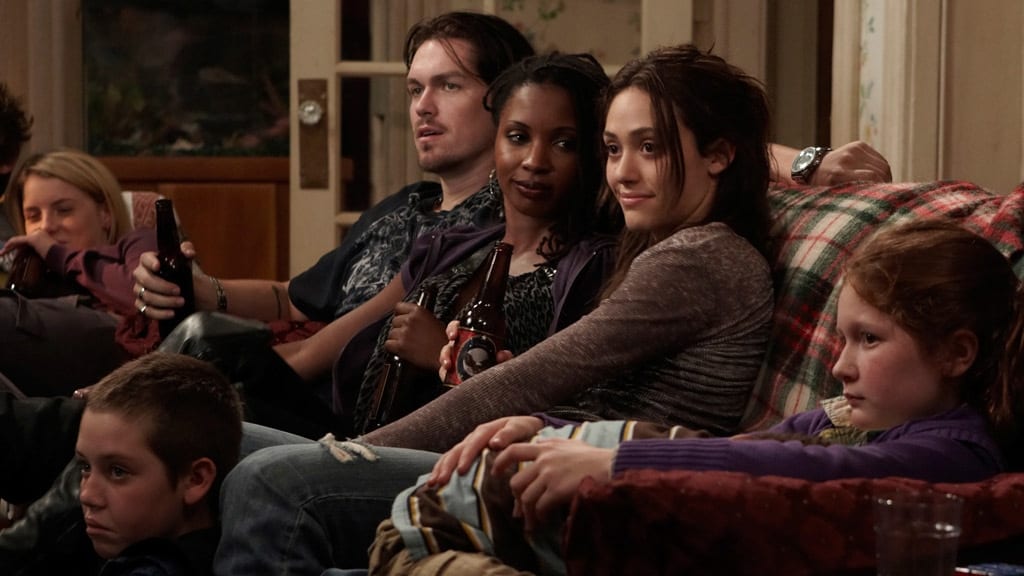 Кадр из сериала Бесстыжие 1 сезон