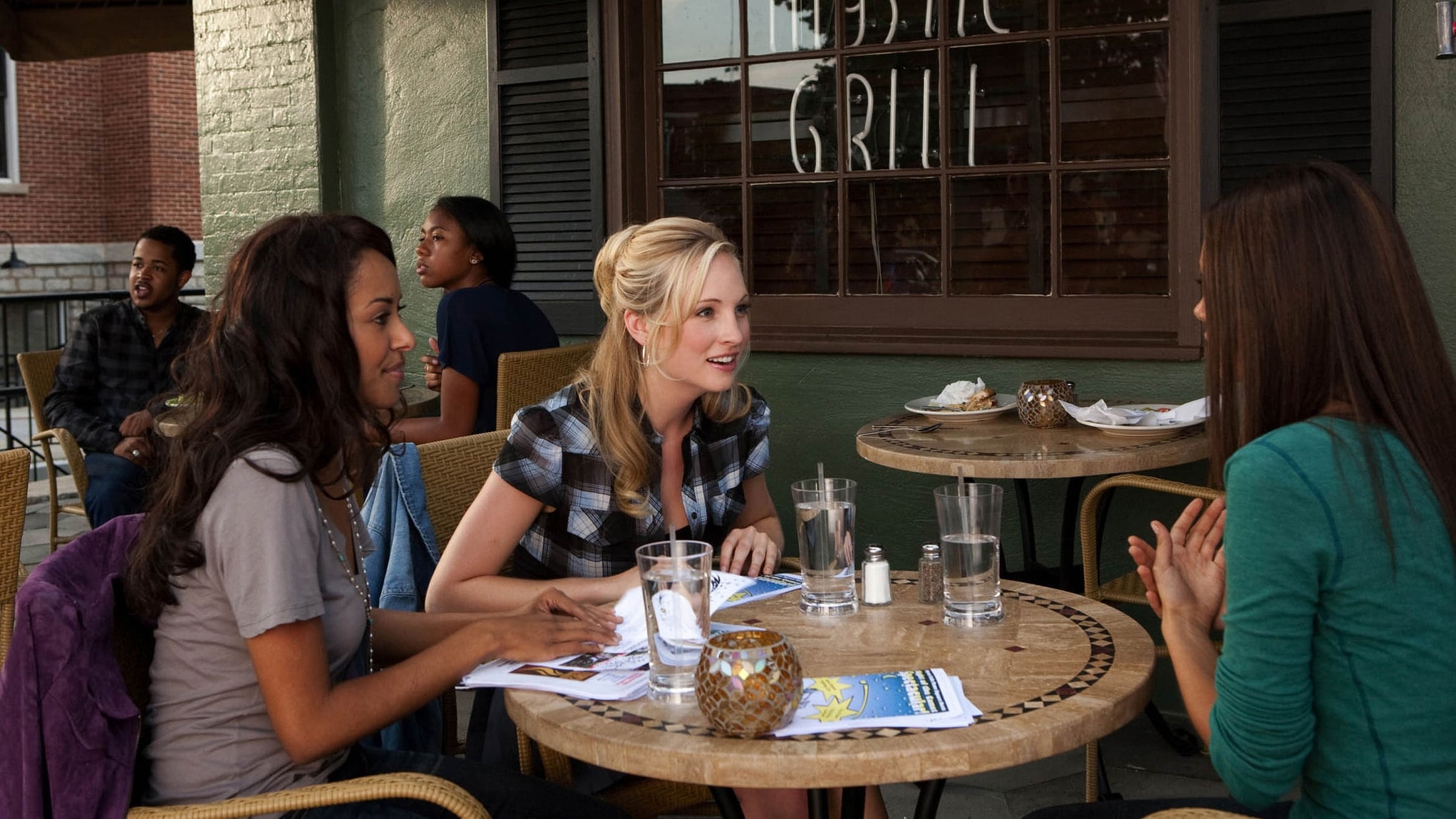 Кадр из сериала Дневники вампира 1 сезон