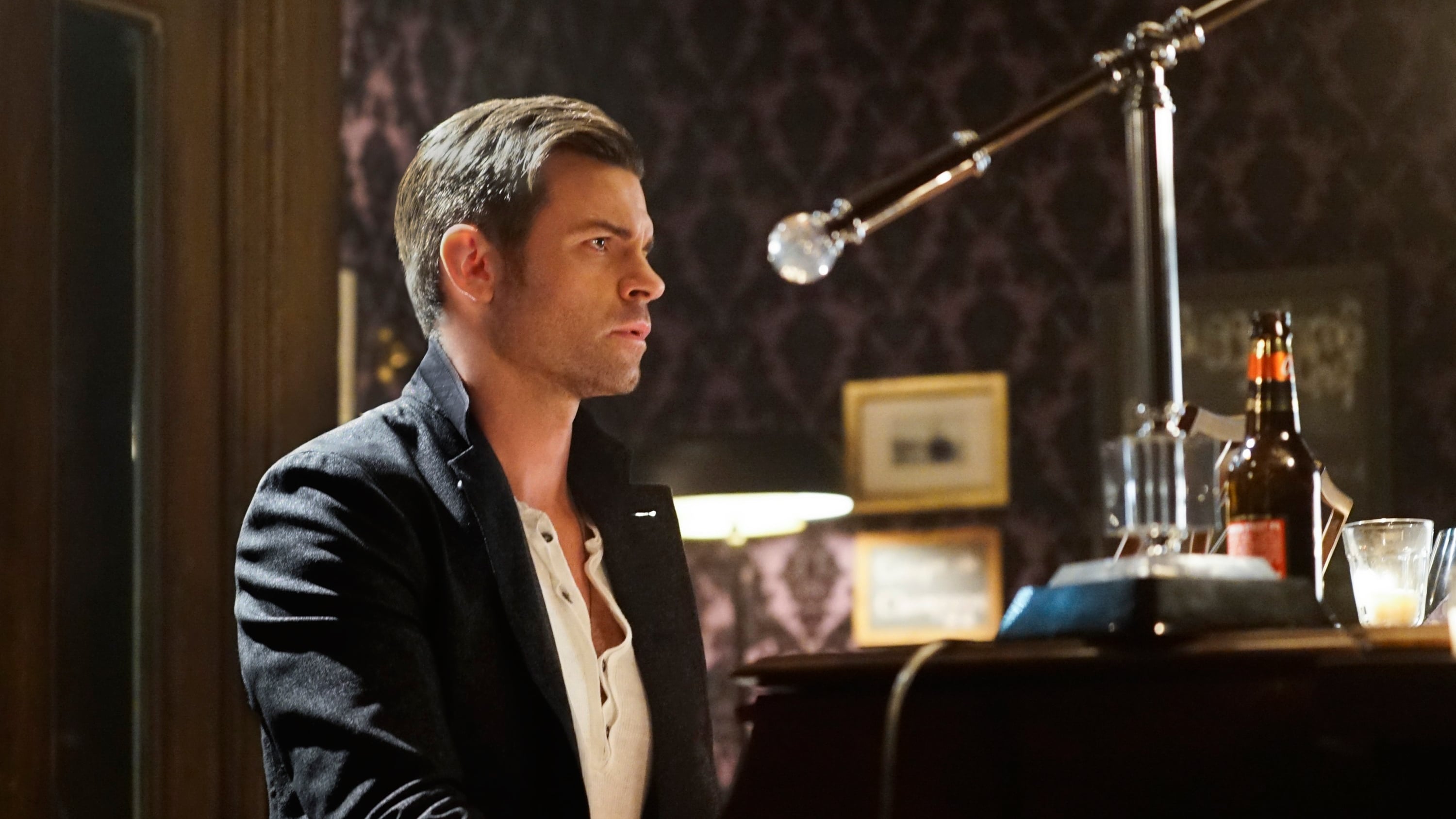 Кадр из сериала Древние 1 сезон